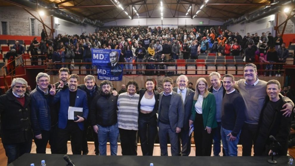 Kicillof y Mayra Mendoza sellaron unidad en la UNQ con fuertes críticas al gobierno de Milei