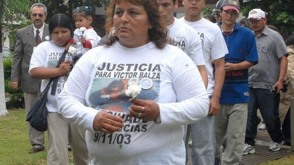 Rechazo y protesta por el pedido de prisi�n domiciliaria del ex polic�a condenado por el crimen de V�ctor Balza