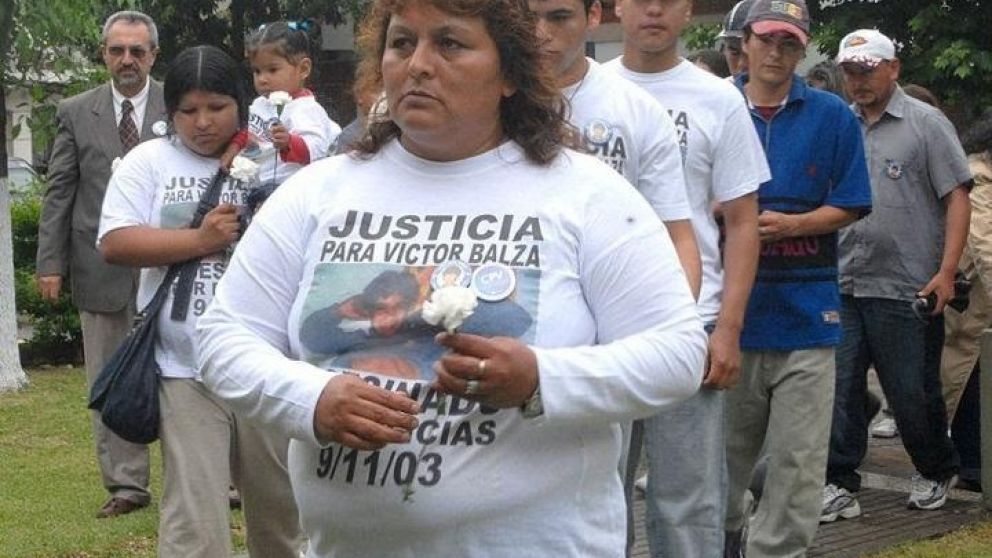 Rechazo y protesta por el pedido de prisión domiciliaria del ex policía condenado por el crimen de Víctor Balza