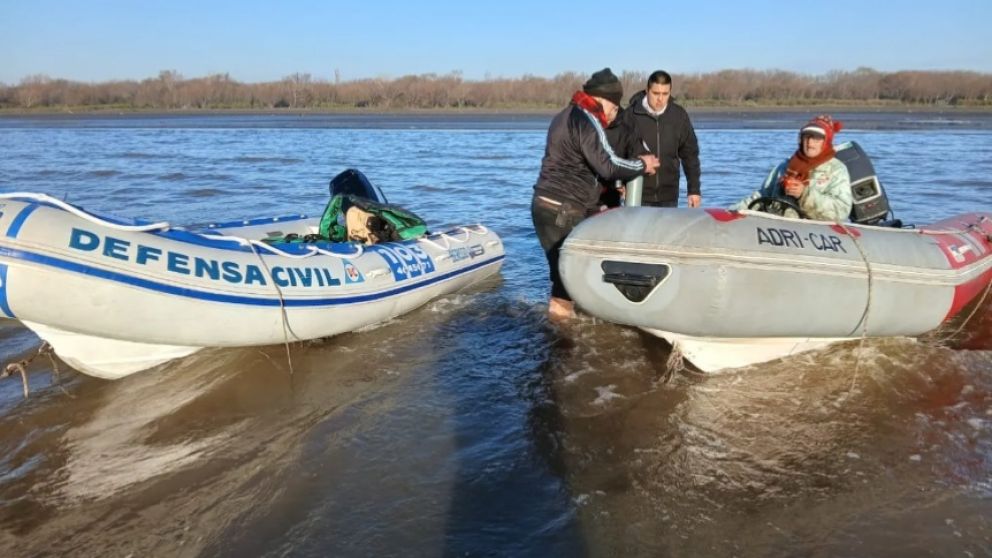 Rescatan a dos hombres perdidos en el Río de La Plata