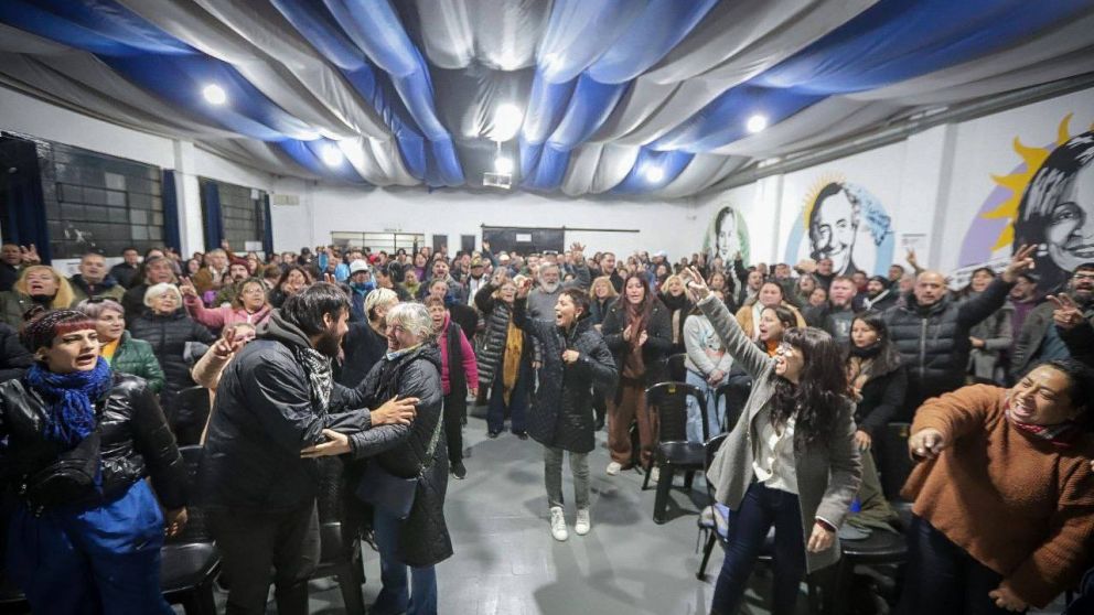 Mayra Mendoza ante la militancia: "Si piensan que con sus ataques nos van a amedrentar, se equivocan"
