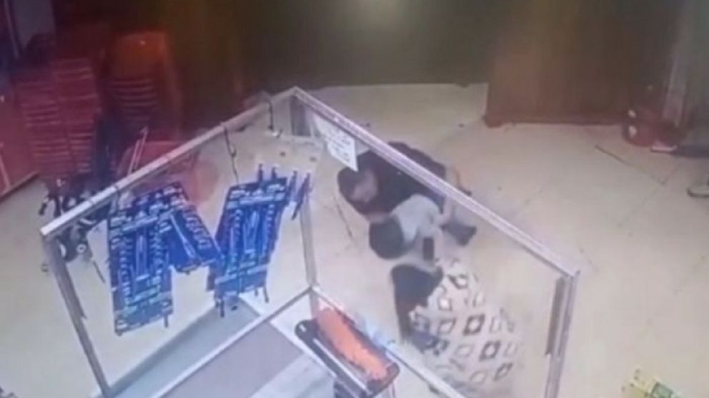 Policía salvó a un bebé que se estaba ahogando