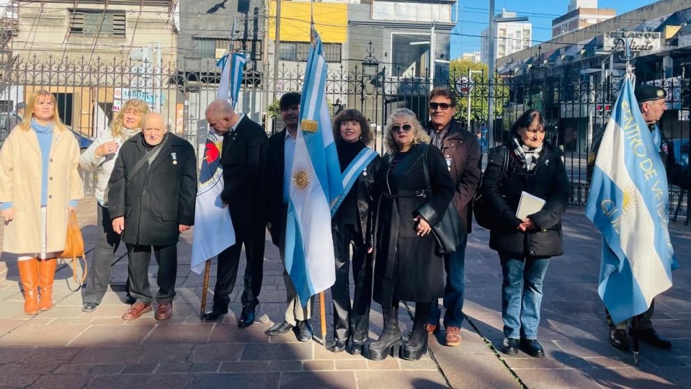 Emotivo homenaje del Instituto Belgraniano: Mujeres Líderes en Acción participó del acto por el Día de la Bandera
