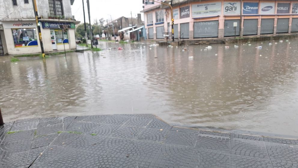 Arroyos desbordados y casas anegadas: el temporal golpeó fuerte