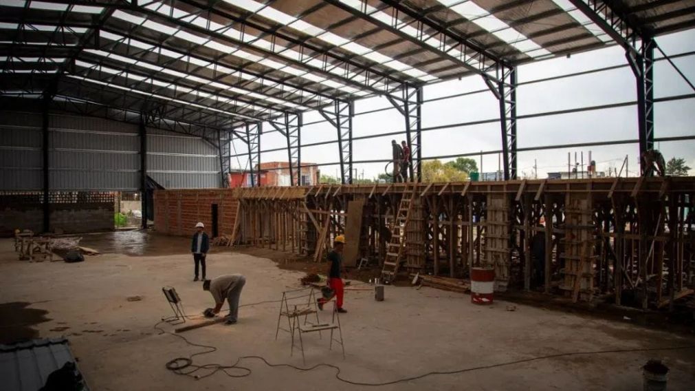 Avanza la construcción del polideportivo en Quilmes Oeste: cómo está la obra