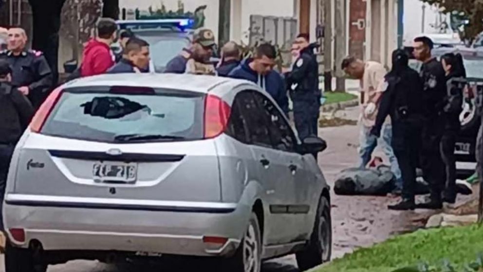 Impactante: dos ladrones abatidos tras feroz tiroteo con la Policía en Barrio Parque Bernal