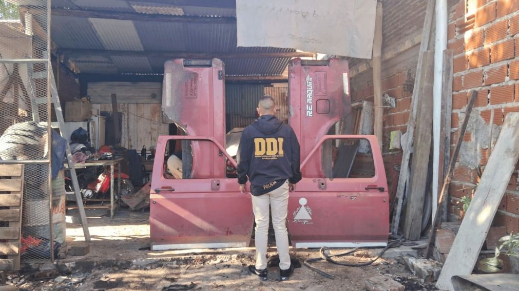 Robaban camionetas y las desguazaban en una casa de Quilmes: terminó todo con una redada y detenidos
