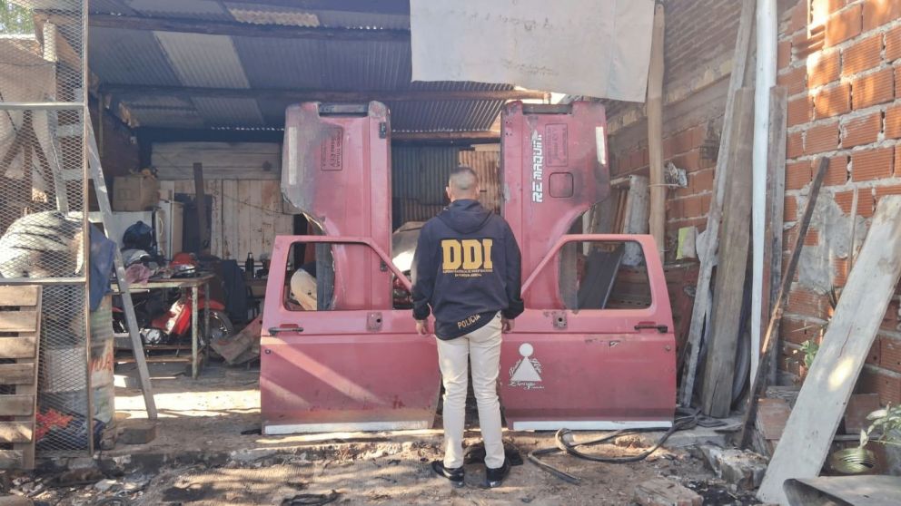 Robaban camionetas y las desguazaban en una casa de Quilmes: termin� todo con una redada y detenidos