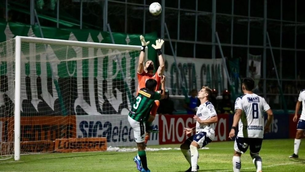 Una desalmada actuación y dos expulsiones