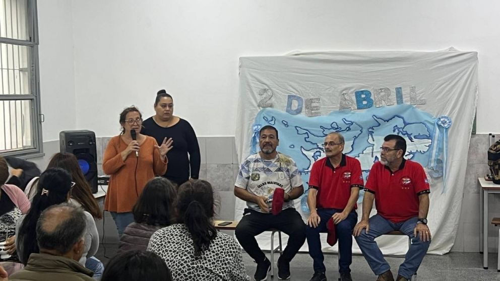 Emotivo encuentro con Veteranos de Malvinas en el CENS 454 de Don Bosco