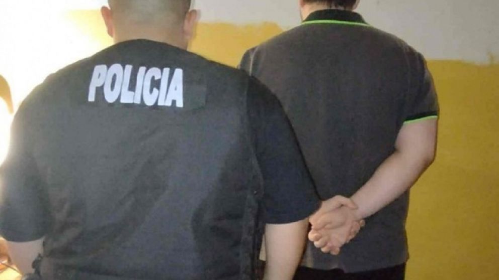 Detienen a un joven por distribución de material ilegal con menores
