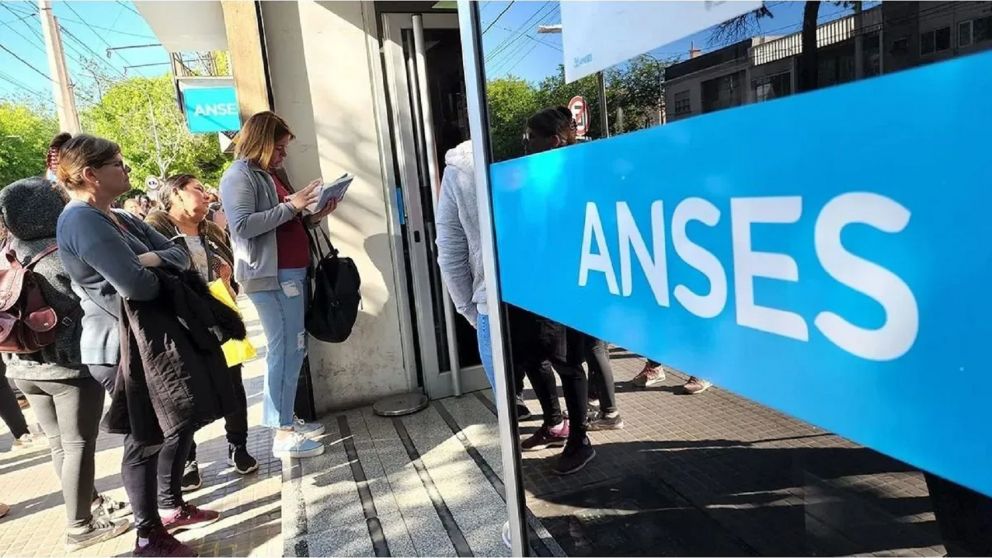 ANSES denunció irregularidades en el pago de asignación por embarazo.