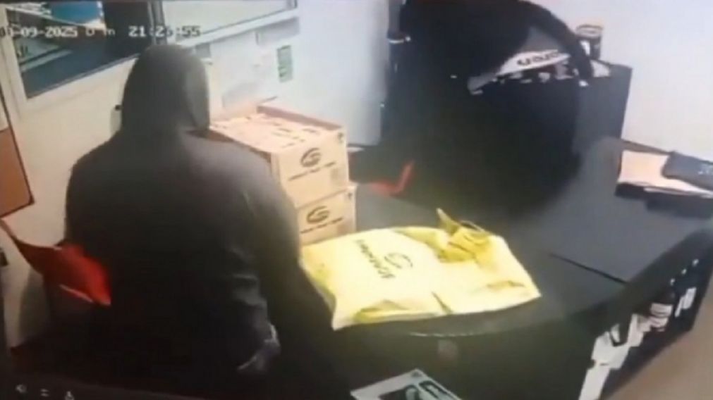 Robo comando en un Shopping: se llevaron $60 millones de un supermercado y buscan a los malvivientes