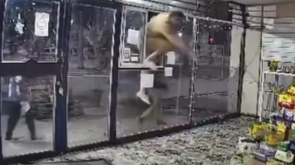 Violento robo a un kiosco en Bernal: un delincuente detenido