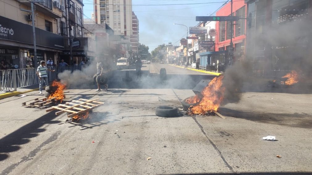 Caos en el tránsito de Quilmes por comerciantes que no aceptan los cambios urbanísticos