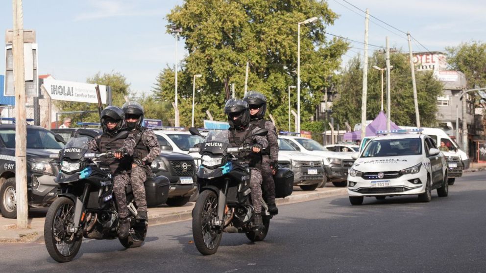 Megaoperativo de saturación policial en Bernal