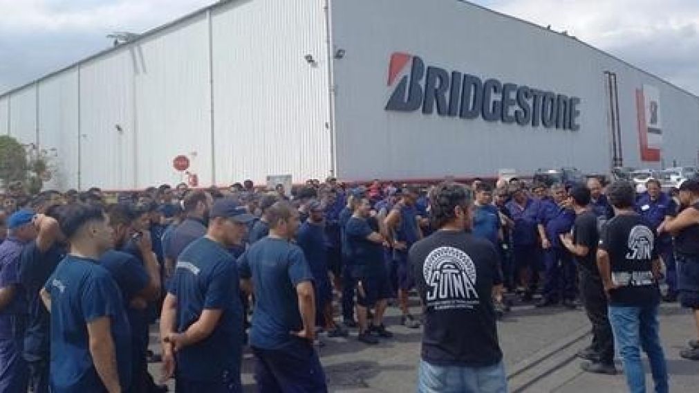 Preventivo de crisis en Bridgestone: "Amenazan con despedir a 452 trabajadores"