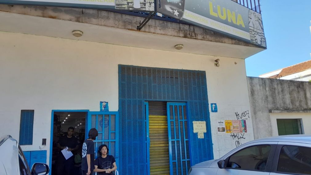 Brutal asalto: balean a un comerciante chino y roban cámaras de seguridad