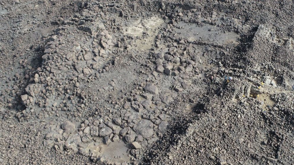 Encuentran evidencia de que existe una ciudad oculta debajo de un oasis de unos 4.400 años de antigüedad