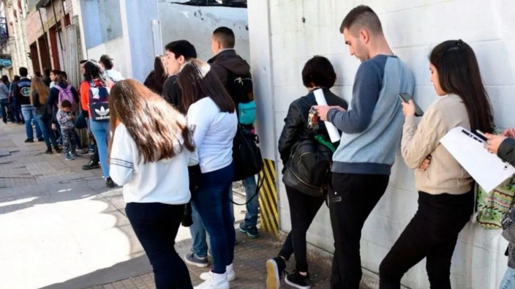 La OIT alerta que 6 de cada 10 j�venes trabajan en la informalidad en Argentina.