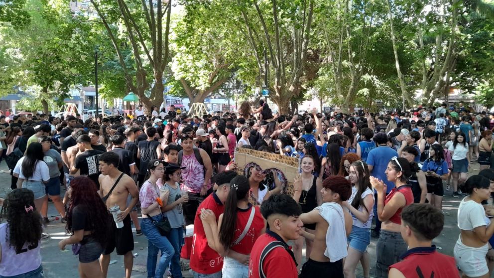 Disturbios en el UUD: tres detenidos y un móvil municipal apedreado