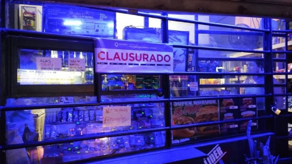 Dos bares clausurados y 120 litros de alcohol secuestrados: "Los operativos se van a intensificar"