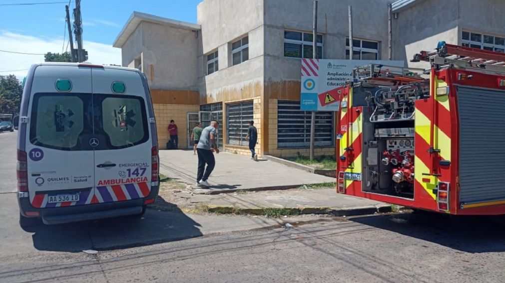 Caos en un colegio: gas pimienta desató emergencia y dejó 15 afectados