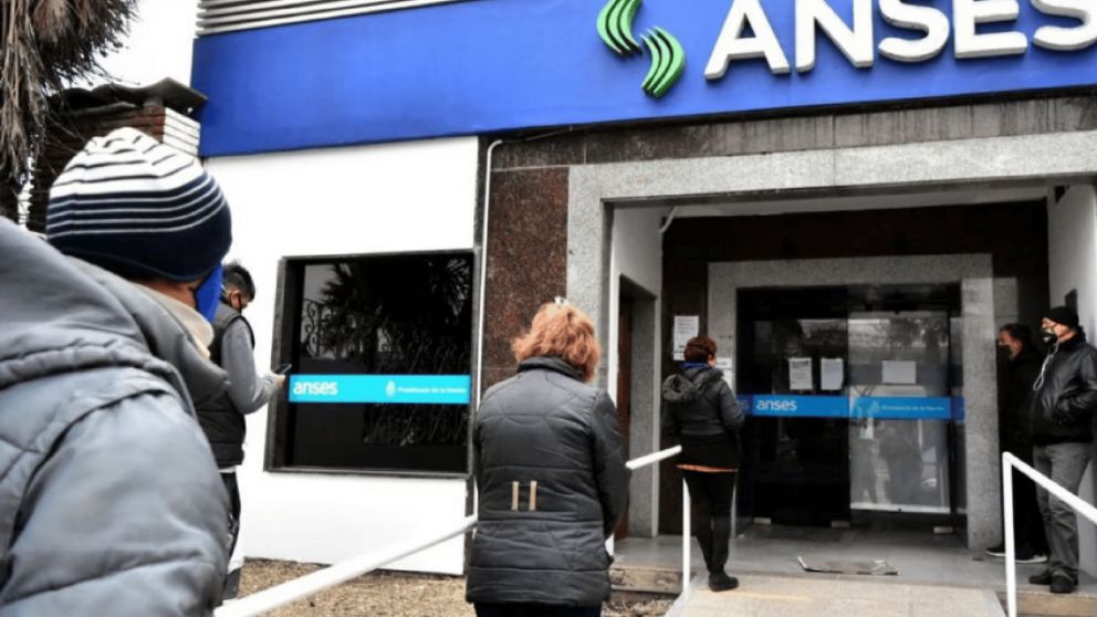 ANSES confirmó un aumento en la jubilación mínima: así queda el nuevo monto para noviembre
