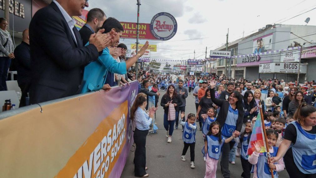 Mayra Mendoza en los festejos de Solano: "A Milei no le importa cómo viven los vecinos"