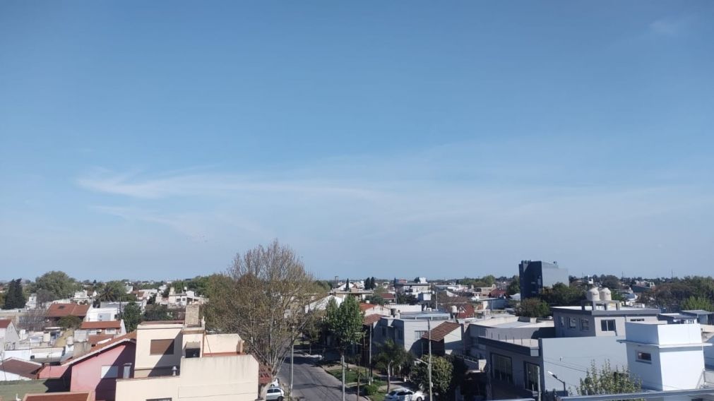 El fin de semana comienza cálido, pero el domingo trae sorpresas en el AMBA