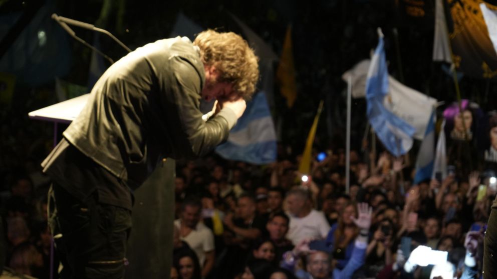 Acto de Milei en Parque Lezama: "Se empezó a valorar el esfuerzo del presidente"