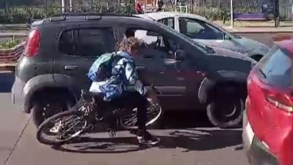 Locura en Bernal: qué dijo la ciclista que fue atropellada en una discusión de tránsito