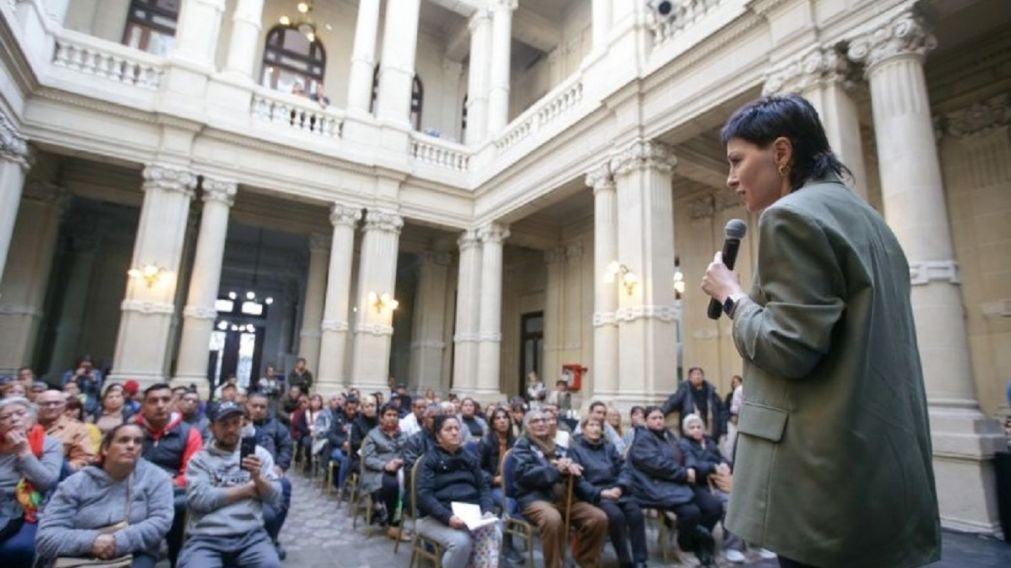 La Comuna realizó el acto de firmas de casi 90 escrituras para vecinos de Quilmes