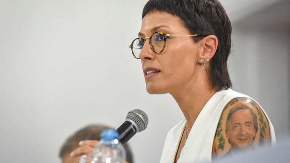 "Las familias se endeudan para comer": duro mensaje de Mayra Mendoza contra Milei