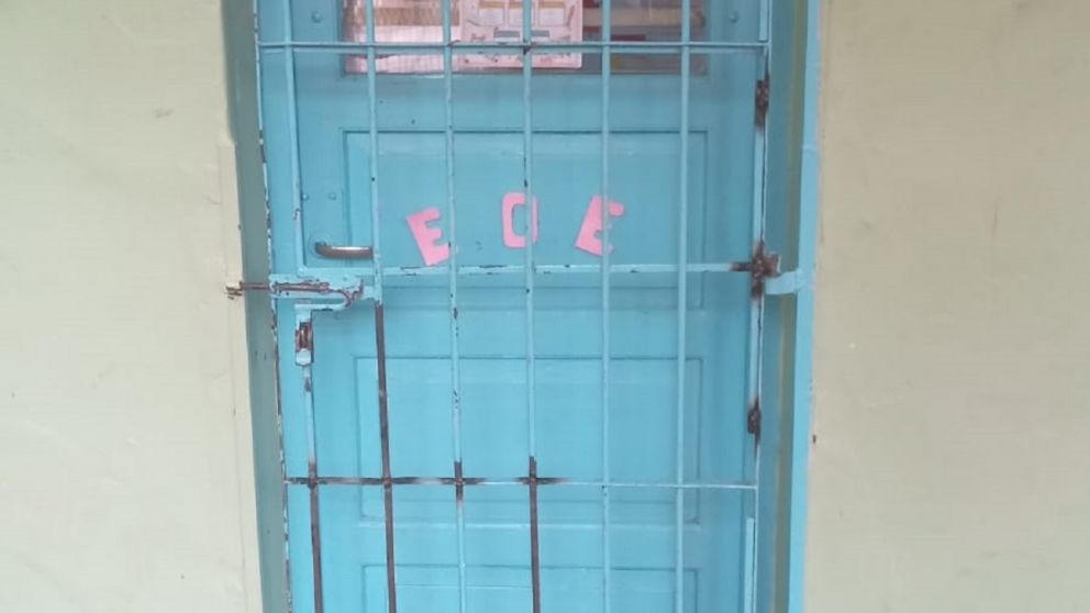 Escuela Primaria N° 3: Consejo Escolar y Municipio trabajaron en la reparación de los sectores destrozados por los delincuentes