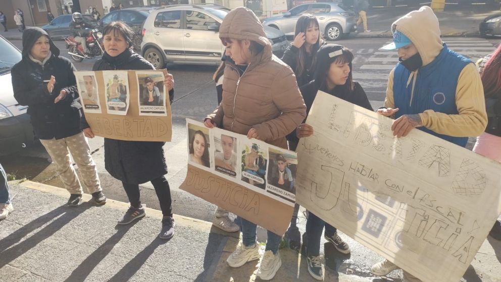 Pidieron la liberaci�n de dos j�venes acusados de asesinar a otro en el barrio Novak
