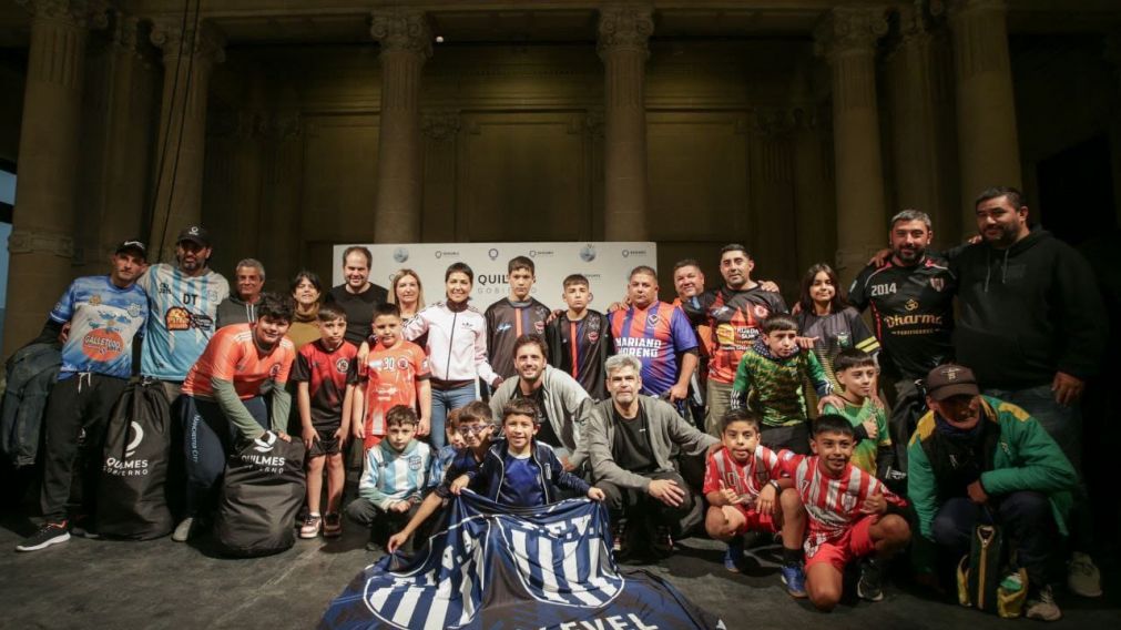 Clubes de barrio de Quilmes: entregaron equipamiento deportivo