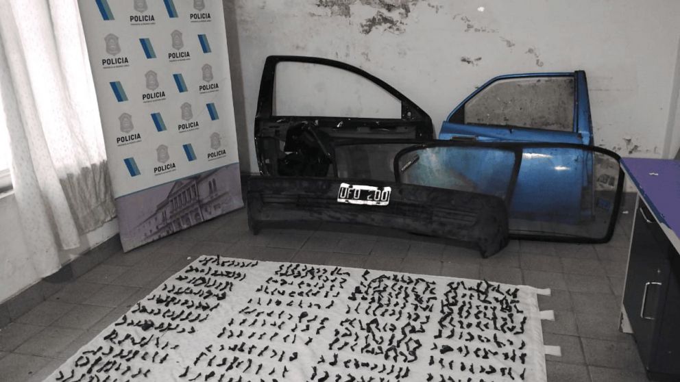 Bernal Oeste: tres personas fueron detenidas, acusadas de la venta de drogas y autopartes