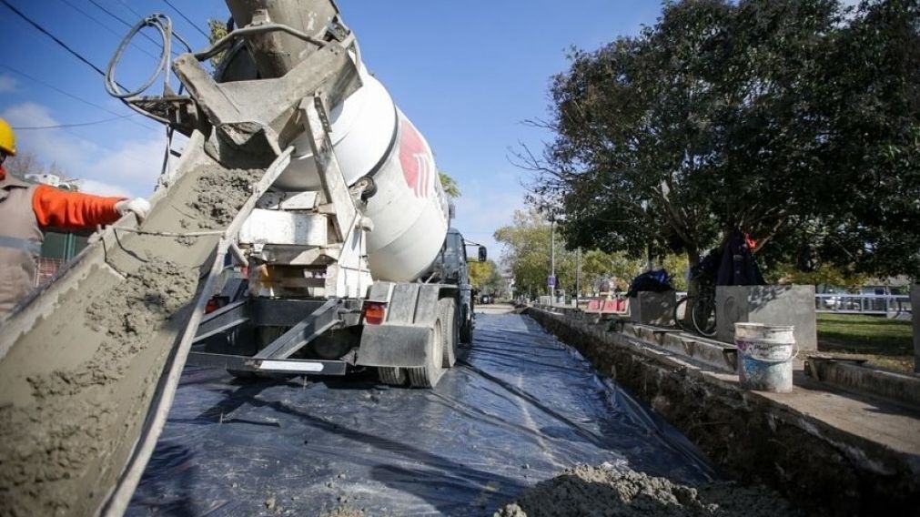 Trabajos de pavimentos en dos barrios de Quilmes