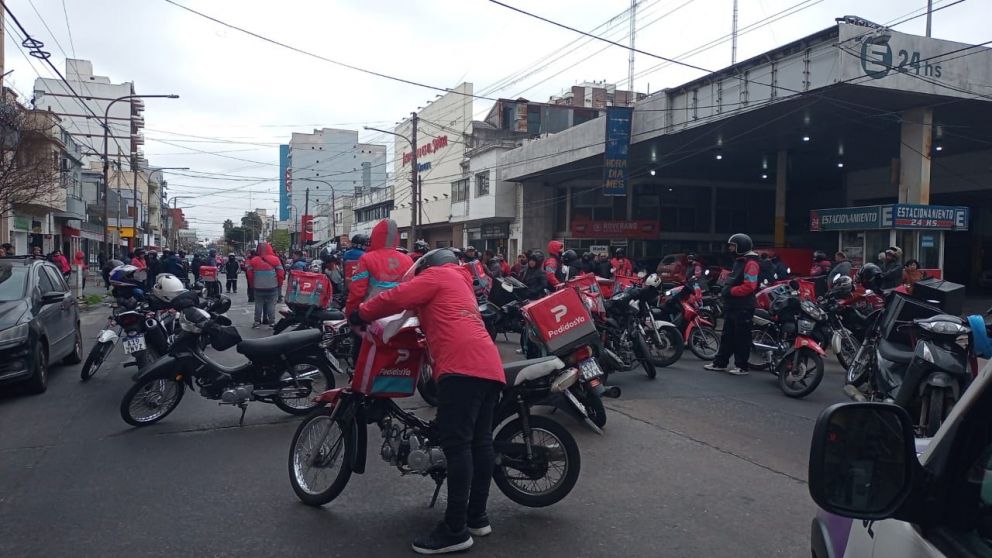 Quilmes Centro: repartidores de PedidosYa exigieron seguridad en tribunales tras reiterados robos