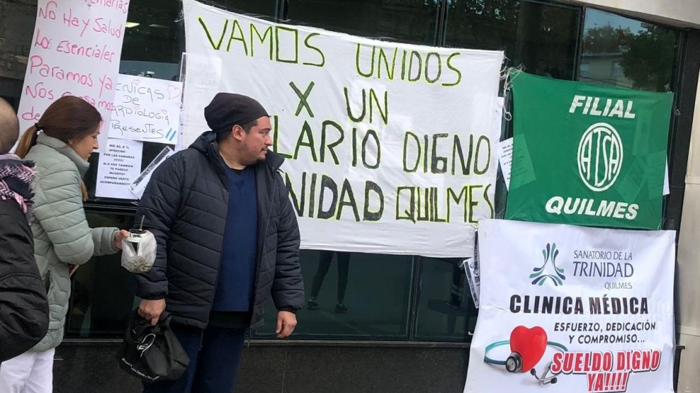 Paro en la sanidad: AMRA se sumó al reclamo de trabajadores del Sanatorio La Trinidad