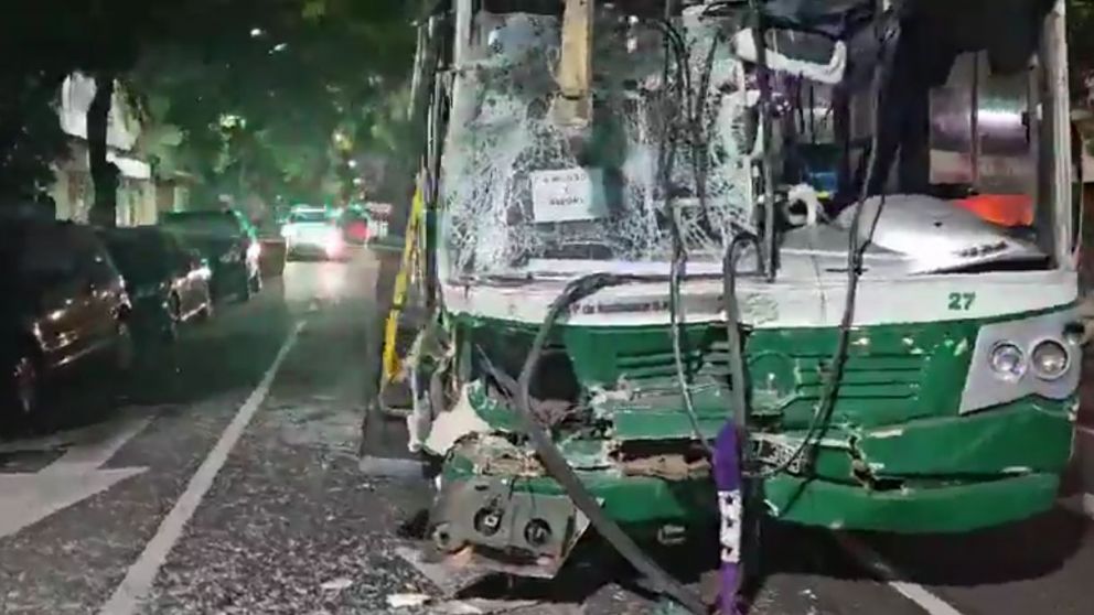 Chocaron dos colectivos en Chacarita: al menos 17 heridos