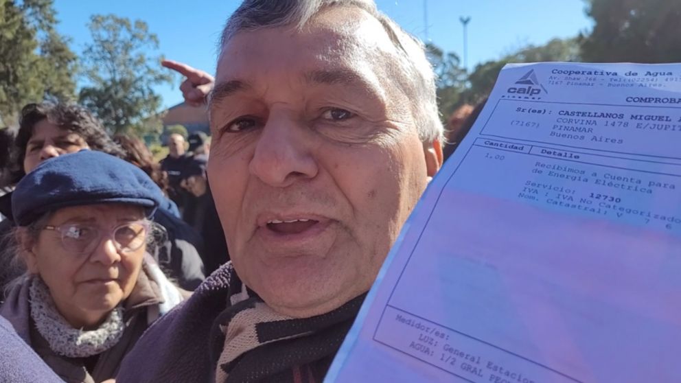 Cobra una jubilación de $200 mil y le llegó una factura de luz de $300 mil: pide que lo dejen pagar en cuotas (Foto: Pinamar Diario)