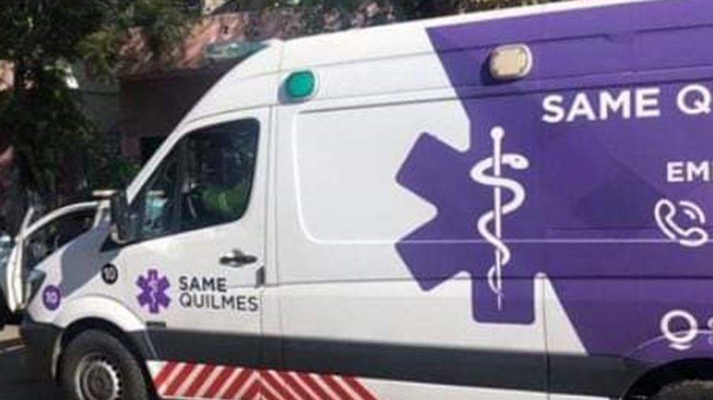 Bernal Oeste: controlaba un escape de gas y cayó al fondo de una alcantarilla