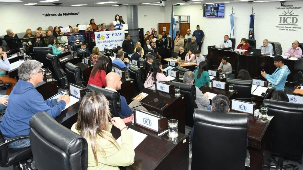 Debate en el HCD de Quilmes por 300 minutas de concejal libertaria
