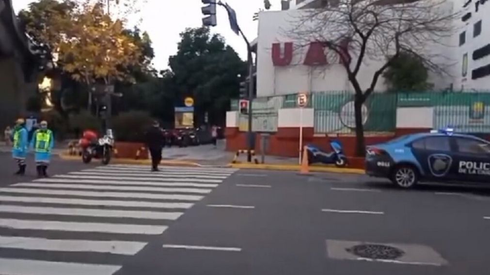 Conmoción en San Telmo: una estudiante se arrojó del piso 11 de la UAI