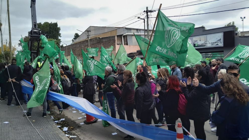 Marcha por despidos en el laboratorio Drawer