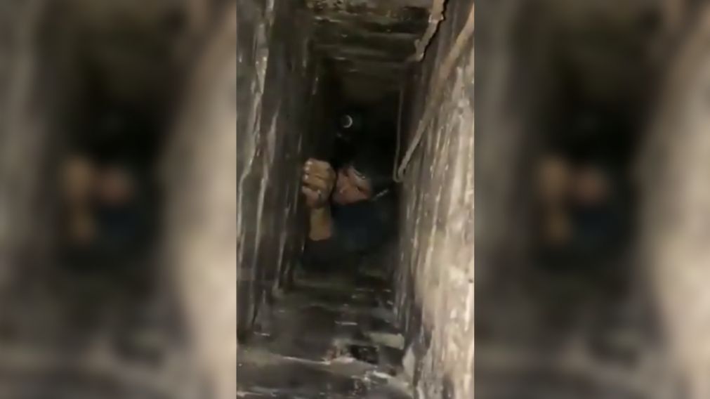 Video: un ladrón quiso entrar a robar a una casa y quedó atrapado en la chimenea