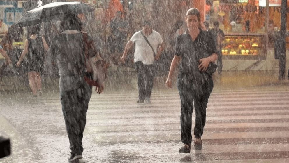 Llueve en el AMBA: hasta cuándo seguirán las tormentas