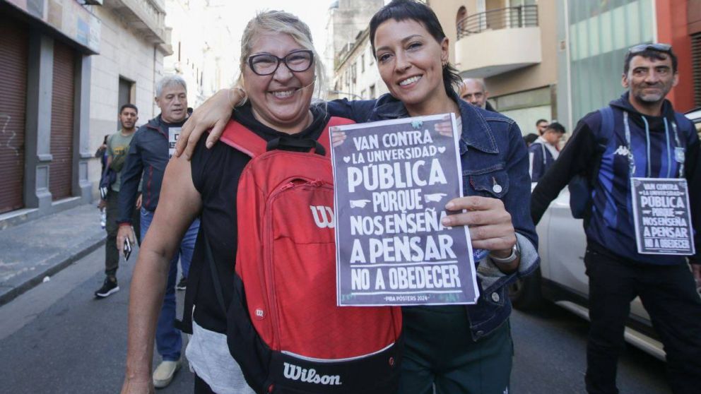 Mayra Mendoza en la marcha universitaria: "No vamos a dar un paso atrás en esta lucha"